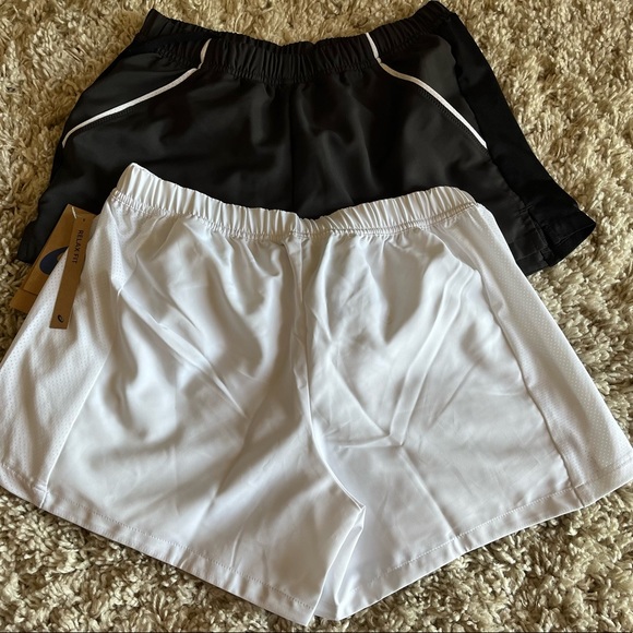 ASICS tennis shorts with pockets. Black and white. Size small - Picture 2 of 3